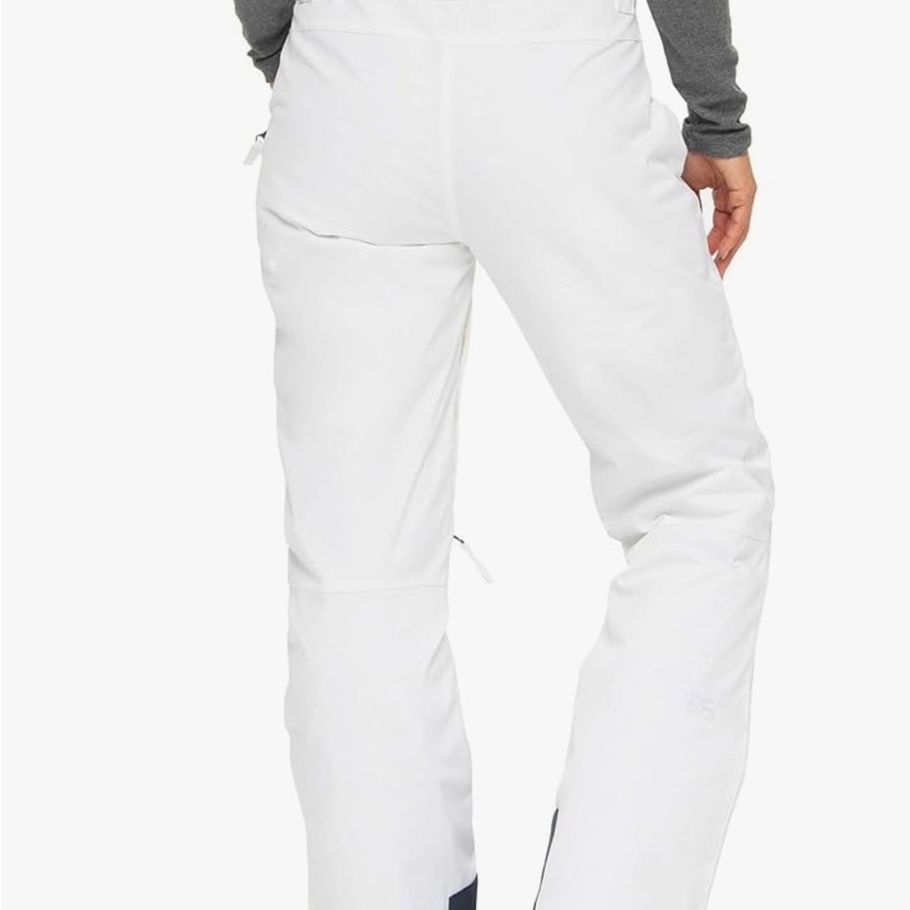 Snow pants❄️☃️🏂🎿🌨️ - Picture 4 of 10